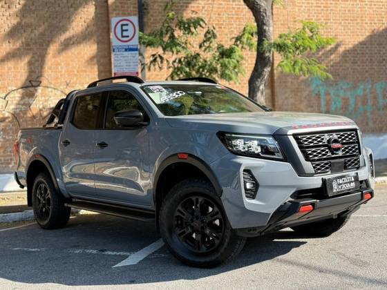 NISSAN FRONTIER 2.3 16V TURBO DIESEL PRO4X CD 4X4 AUTOMÁTICO